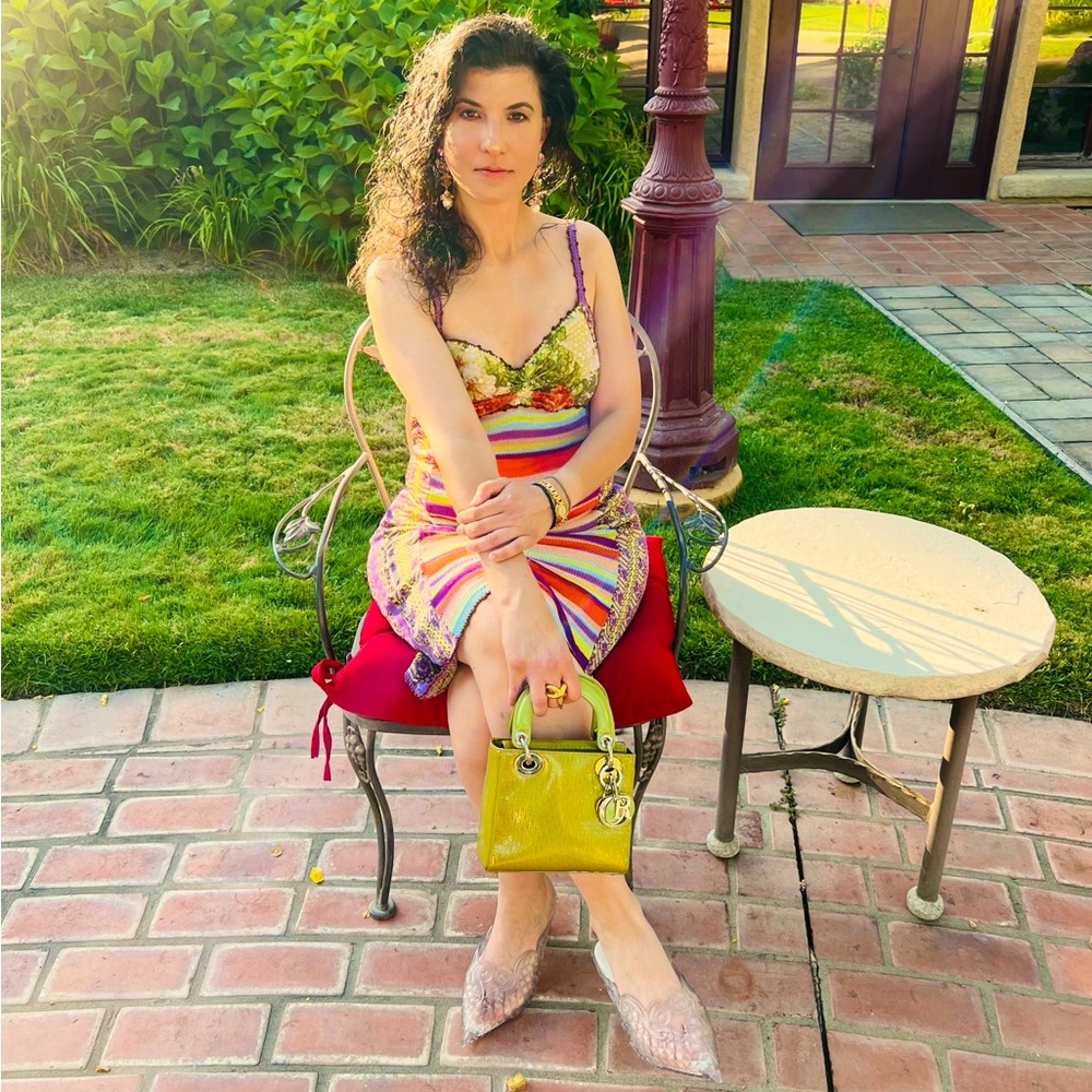 LIKE FOR WHEN I GO LIVE Meet your Posher, Maria